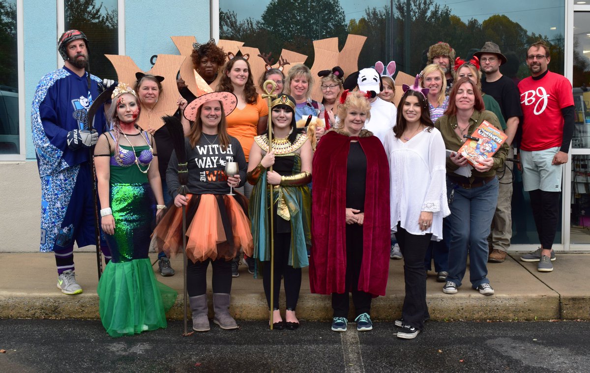 bjs_creations's tweet photo. Here's a few photos of our BJ's team yesterday enjoying our Halloween celebration! Awesome costumes guys and check out those ghostly treats! :)

https://t.co/QAUk9XrKAf #bjscc #HappyHalloween2019 https://t.co/hhrxQY7JZ5
