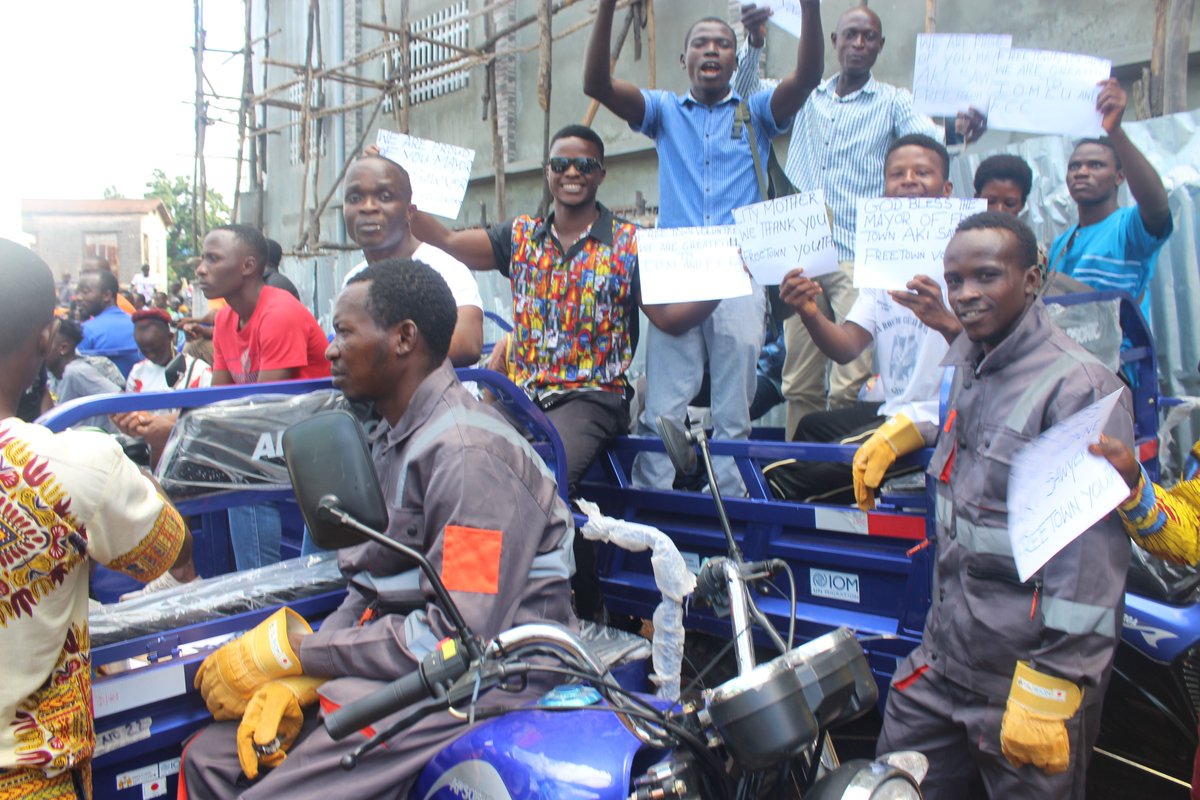 Today, we handed over tricycles and cleaning equipment to <a href="/FCC_Freetown/">Freetown City Council</a>  in order to support 20 sustainable waste collection micro-Enterprises in Freetown.
This was made possible through our Japan funded youth empowerment project
#jobcreation #Youthemployment #TransformFreetown