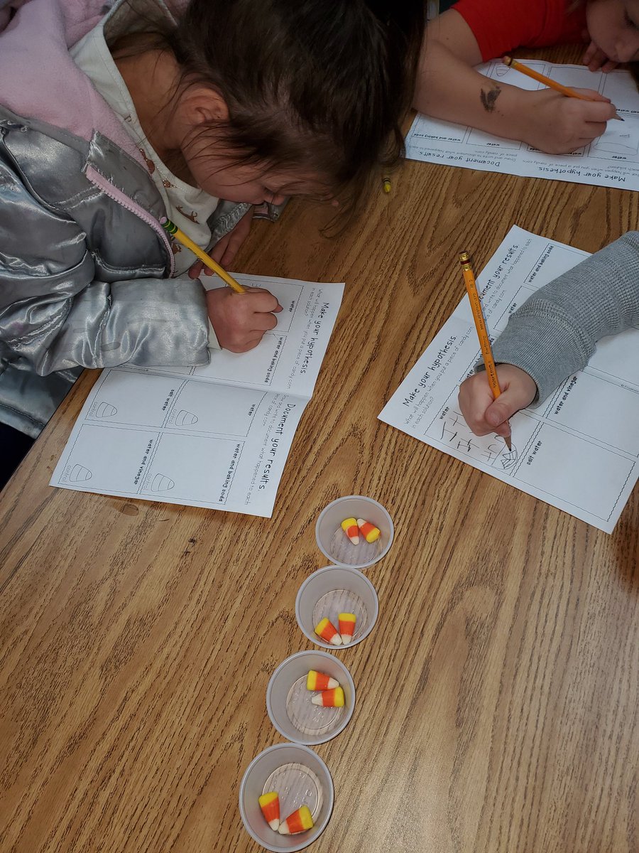 FinkErin's tweet photo. Candy Corn Investigations are perfect for the day after Halloween!!! Firsties making lots of observations!! @RenoElementary https://t.co/Th2a9N82RZ