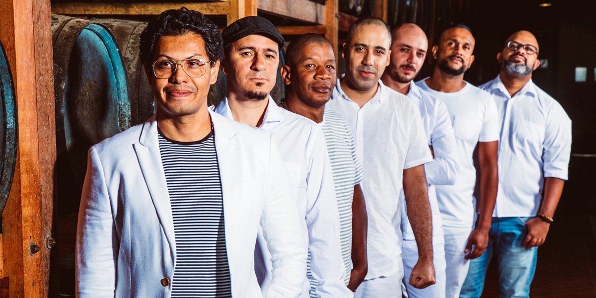 CCBB_SP's tweet photo. 🎶 | Música de qualidade, de graça, todos os domingos no Triângulo SP! A série de shows "Domingos Musicais" reúne oito grupos que se apresentam aos domingos na frente do @CCBB_SP ! A partir de 10/nov. Programe-se: https://t.co/oLMyeP1OOg #bbcultura30anos #triangulosp #turismo https://t.co/dTnxsnNNOr
