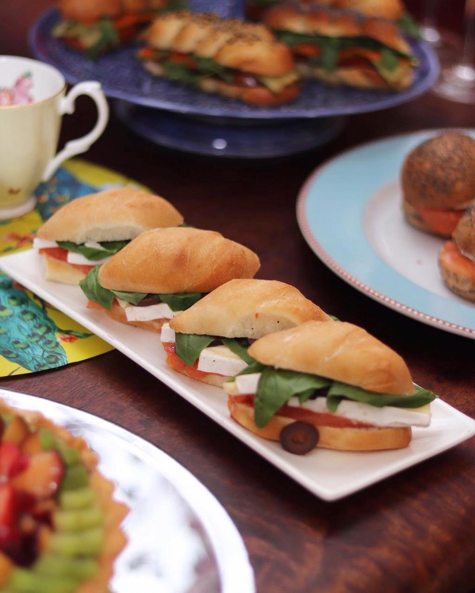 Pasá a buscar tu takeaway de #RëdBoutique y elegí entre los sabores más ricos para terminar la semana. Consultas y pedidos: 5776-7617 // redboutique@hotelmadero.com #HotelMadero