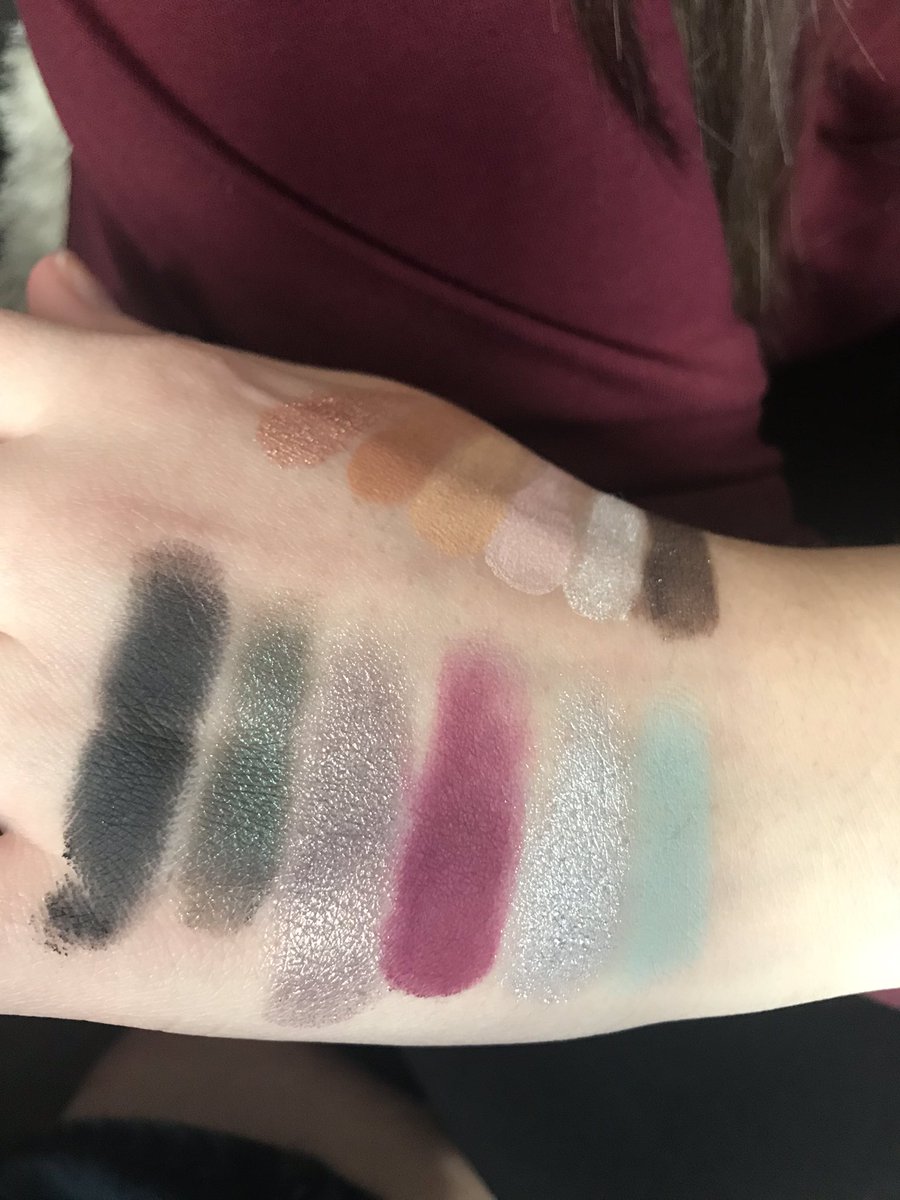 meg_e_mills's tweet photo. Literally in love with this pallet 😭💕@JeffreeStar @shanedawson  #ShanexJeffree https://t.co/8xvzp2bpBF