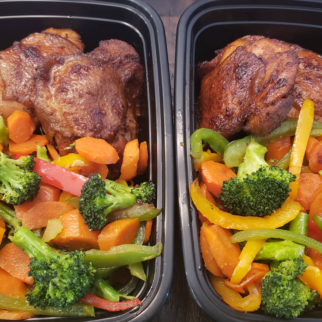 9jaKitchen's tweet photo. Meal prepping is still available. Order up!!! #YoursTruly #PhoenixCaterer #Keto #KetoDiet #KetoMeals #NaijaSoulKitchen https://t.co/KnyWdpG5UZ