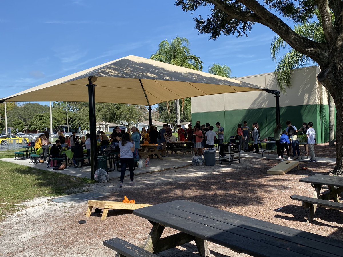 Great job @GulfHighIB 🖤💚 Fall Festival time 🍁 <a href="/pascoschools/">Pasco County Schools</a> @mcilse @GulfHSPrincipal #studentexperience
