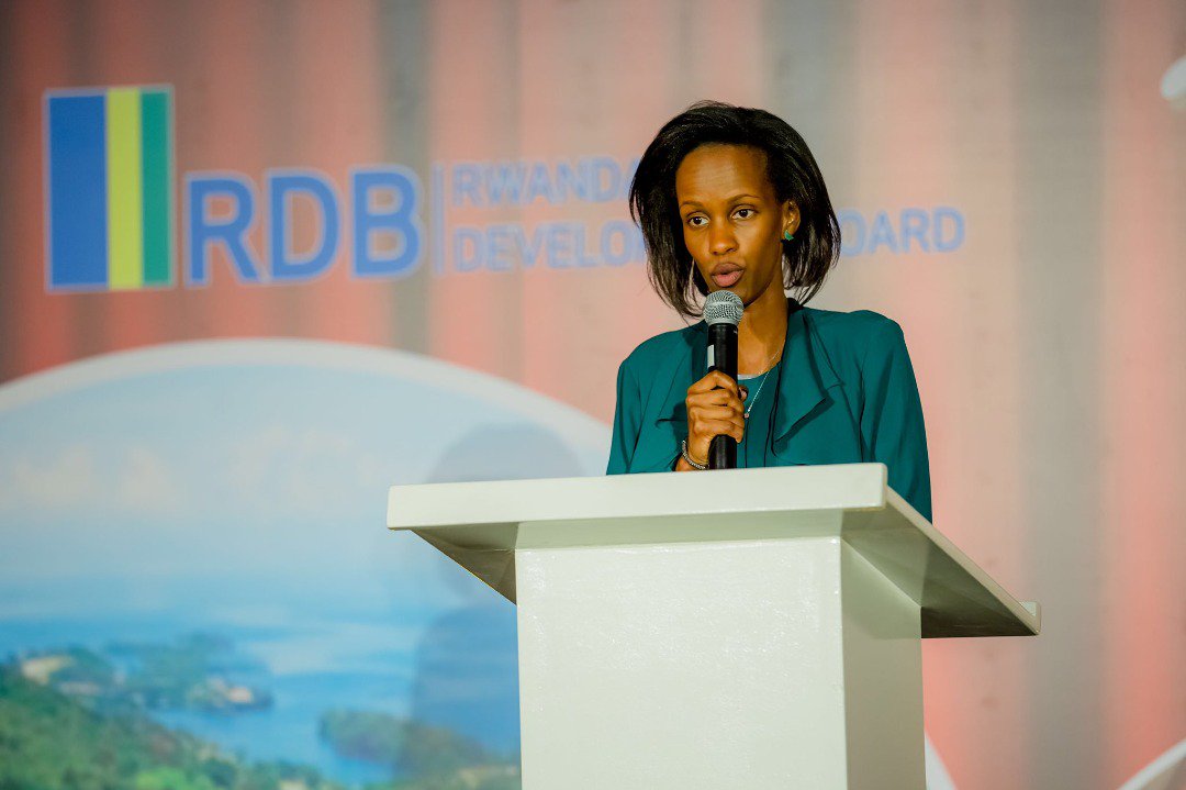 IGIHE's tweet photo. ๐จAka Kanya!๐จ
Muri Convention Centre, Ikigo cyโIgihugu gishinzwe Iterambere, RDB, kiri gutangaza ku nshuro ya 3 uko hoteli zo mu Rwanda zihagaze hashingiwe ku bipimo bizigenga muri Afurika yโUburasirazuba, EAC. |IGIHE #RwOT #Visitwanda https://t.co/xhRowVx8MG