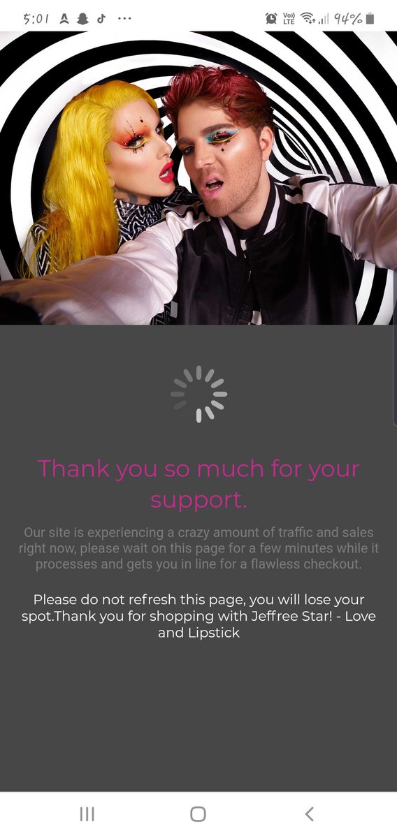 lonelybutton_89's tweet photo. @JeffreeStar Been here 30 minutes now 😭😭 https://t.co/hXU7lg2l4o