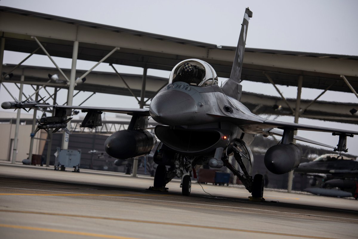 20FighterWing tweet picture