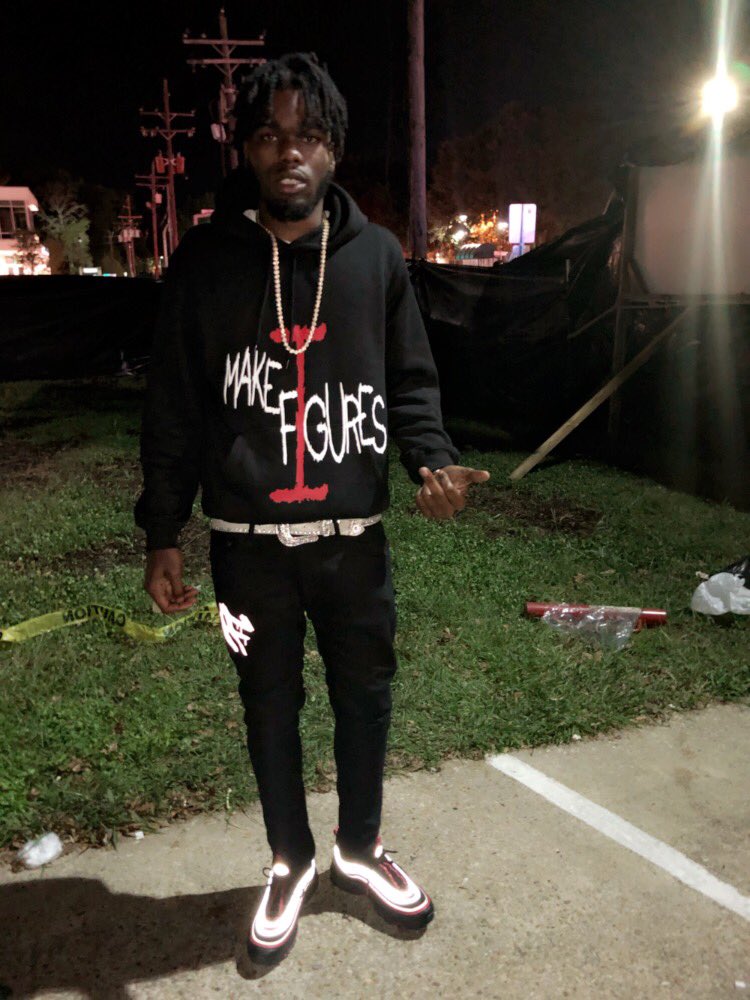 BossUpTom's tweet photo. fuck whoever, I’m all in, I know you heard I was ballin🖕🏾 https://t.co/VaVFwVKIEV