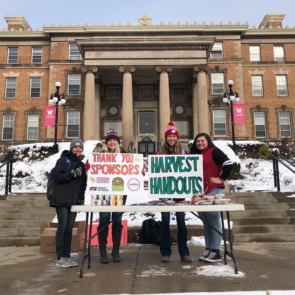 We hope you were able to grab some  #yogurt #cranberries and #potato chips! Thanks again to <a href="/Yodelay_Yogurt/">Yodelay</a> <a href="/WisCranberries/">Wis. Cranberries</a> and the Wisconsin Potato &amp; Vegetable Growers for donating their products for today! #WiAgProud