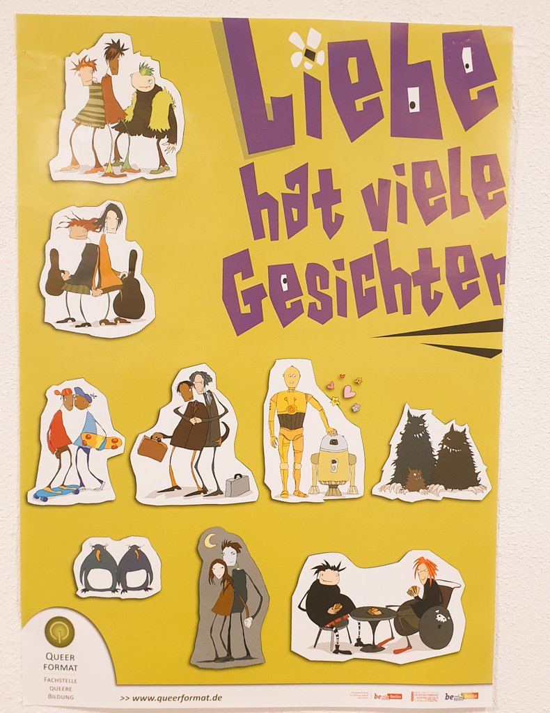 s_k_walter's tweet photo. 10 Jahre queere #Bildungsarbeit für #Berlin - happy birthday, #Queerformat!

Glückwunsch zum Start der tollen #Fachstelle in der Lützowstraße.
Da wird heftig gefeiert - mit Sekt, Torte und natürlich mit der weltberühmten Kitabroschüre. Ihr seid großartig! 🏳️‍🌈♀️

#lsbtiq #Equality https://t.co/uYmRP1Ka04