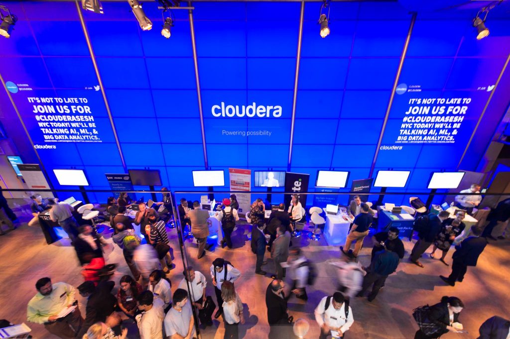 Very cool! @Cloudera named a cool top 25 Big Data Company Doing Big Things in Groundbreaking Industries! For those looking to work in the cutting-edge #bigdata industry, we are #hiring! h/t @comparably #ClouderaFamily #jobs #AI #ML bit.ly/2qTOY6u