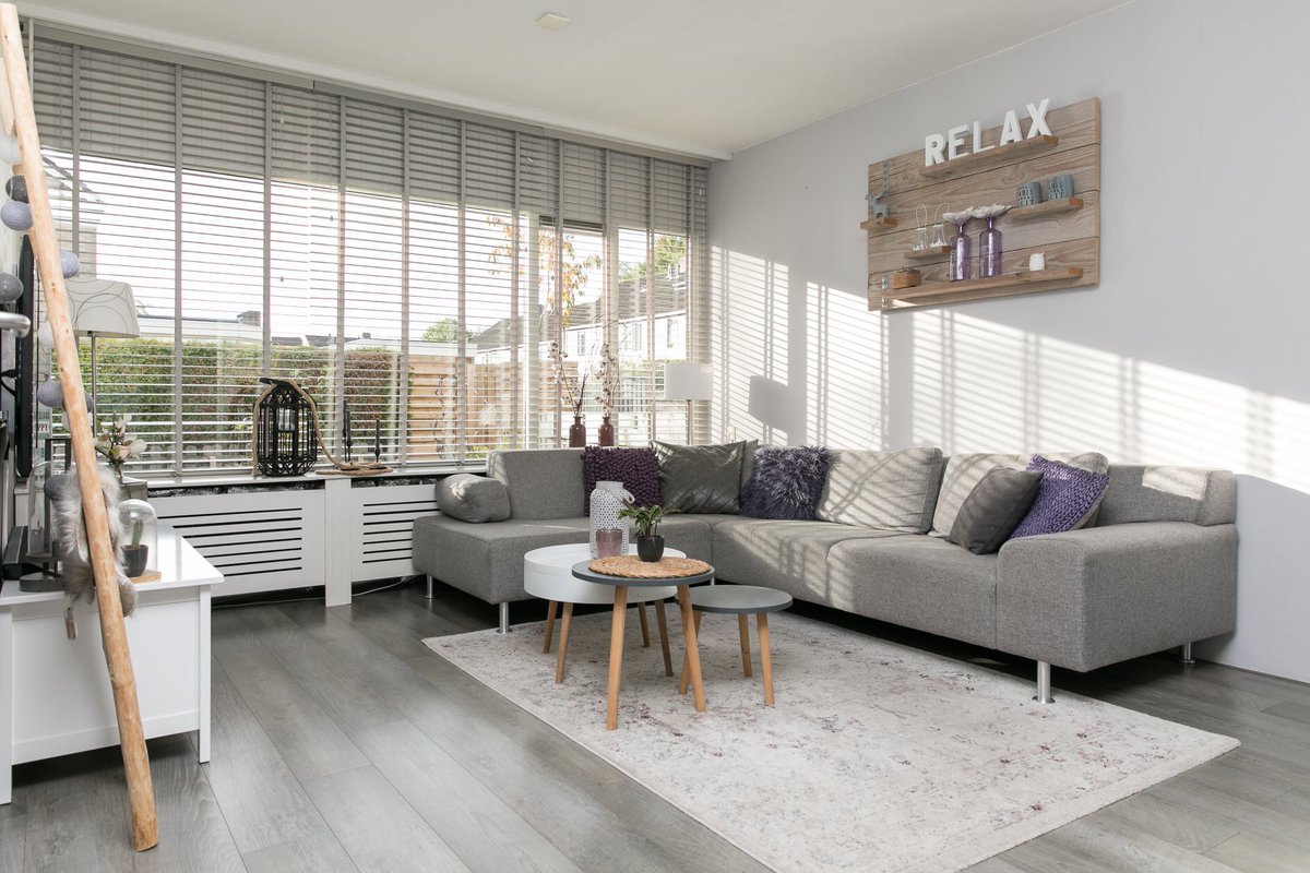 MijnMakelaarM's tweet photo. Sneak preview!
Begin volgende week online: Deze hippe en praktische gezinswoning in de Drait.
Voor meer info bel, mail of app ons.
https://t.co/ZWmpjUDJo3
#tussenwoning, #Drachten, #Mijnmakelaar, #Eems, #oogvoormensenhuis, #hippe, #Verkoopstyling, #Fotografie https://t.co/yU6oQPGvSM