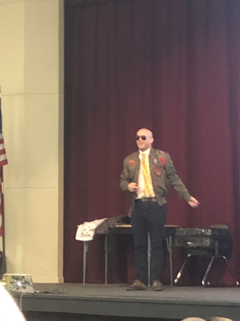 MrKentOfIdaho's tweet image. @jmattmiller showing off the formula for great learning with clothes rather than numbers.  Great kick off for #MCSDtech