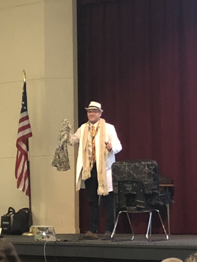 MrKentOfIdaho's tweet image. @jmattmiller showing off the formula for great learning with clothes rather than numbers.  Great kick off for #MCSDtech