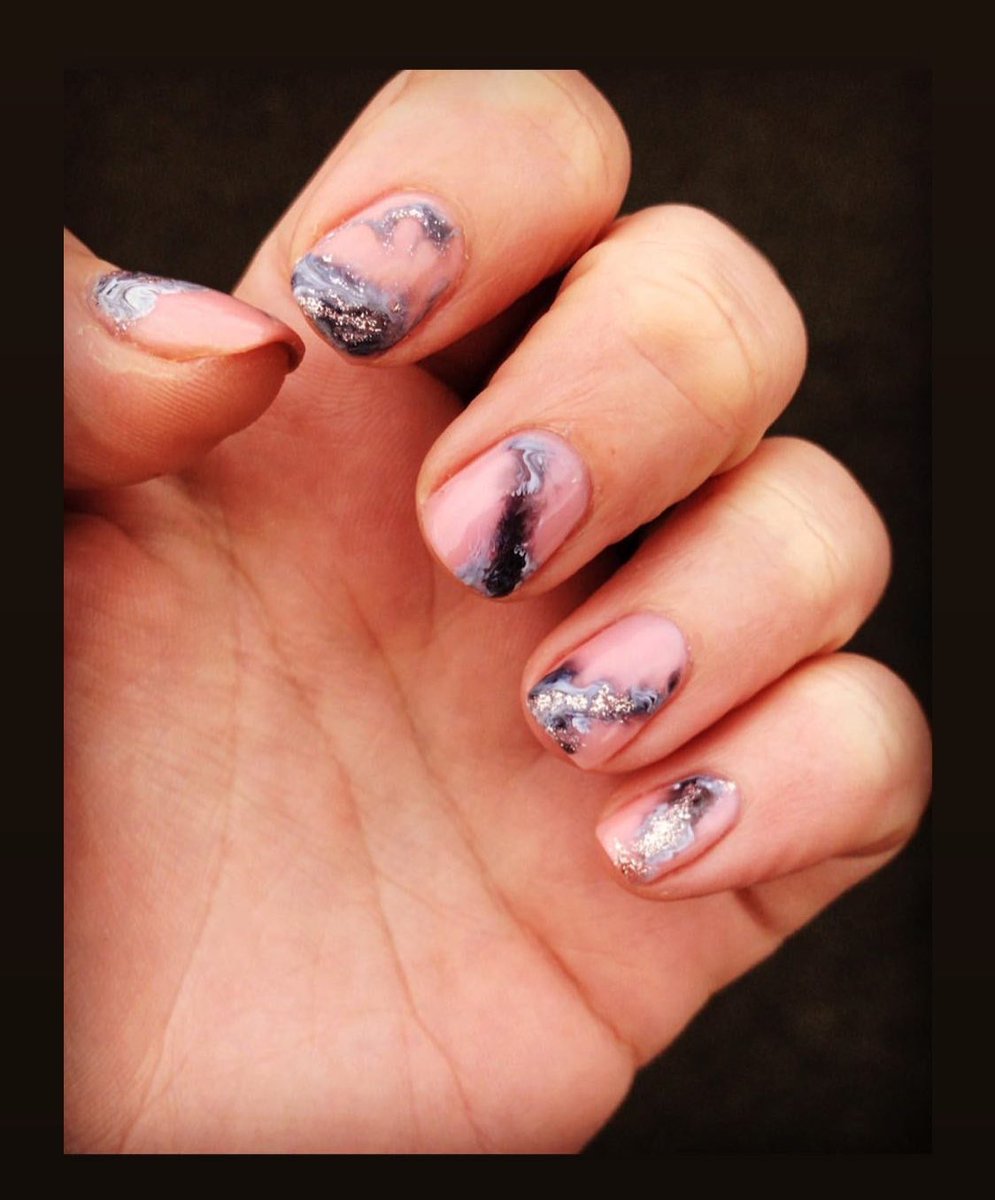 We are digging the dark and stormy vibe Dawn went for 🖤