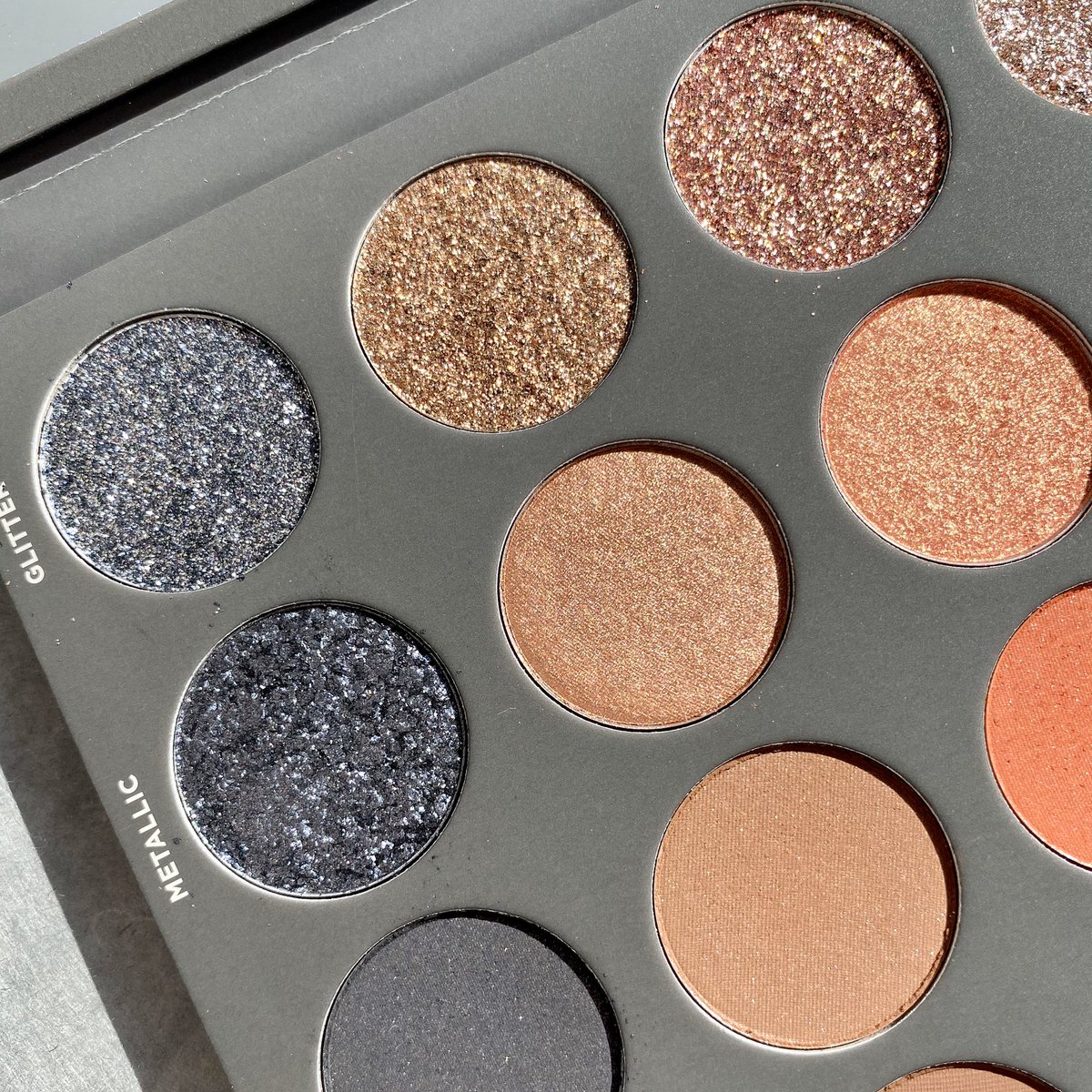 emi_lgr's tweet photo. Sooooo excited to get my @TatiBEAUTY palette today! One week from order to arrival and so live on the East coast...Congrats @GlamLifeGuru on such a beautiful palette 😍 https://t.co/21g6Dd8lmI