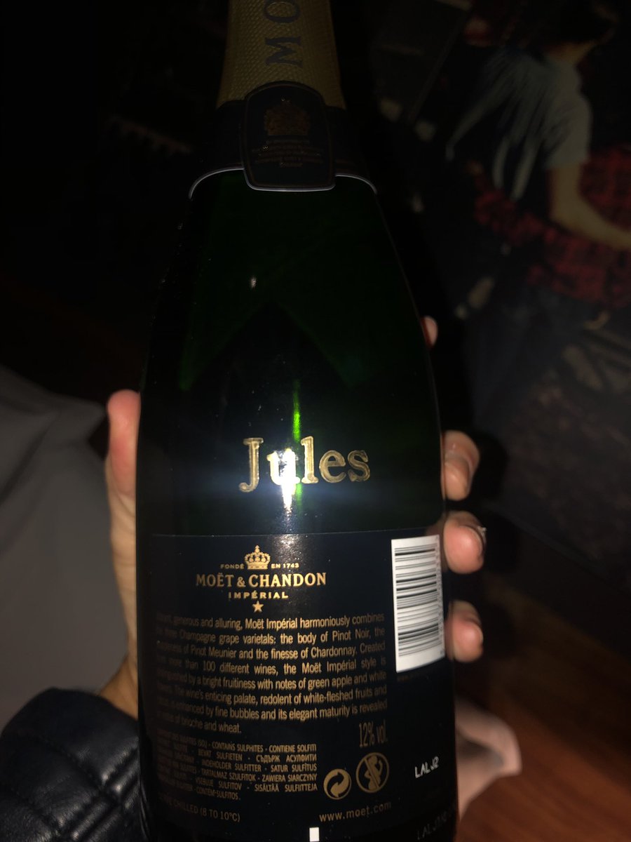 jules_mahon's tweet image. Fab way to start a #Friday in Belfast with a personalised @Moet_UK #MustbeMoet @BullittBelfast 🍾