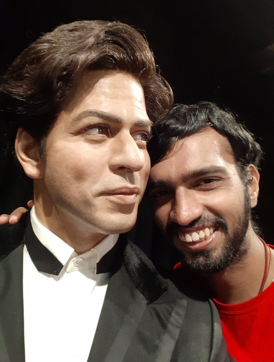 iamyeshash's tweet photo. #HappyBirthdaySRK The man who taught us Everything from How to love to how to live! It kind of sucks when you have so much to say but you know whatever you say won't do Justice to what you want to say! Thanks for blessing us with your existence! @iamsrk https://t.co/HFZHsk9YOi