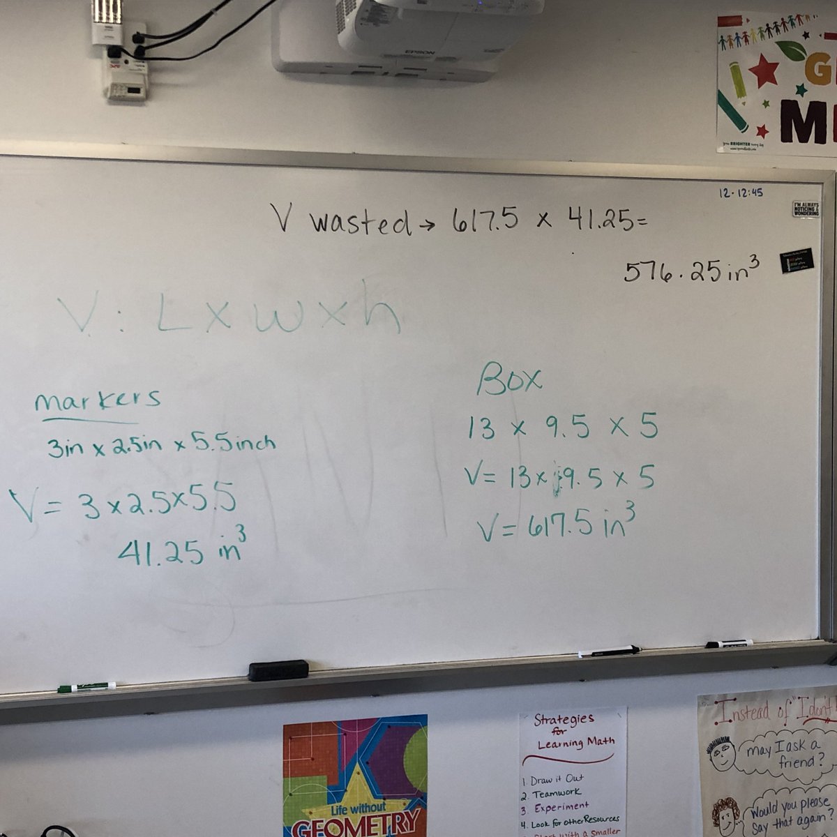 Mfredgrassi's tweet image. Here is what happens when a math teacher receives a large box from amazon with a small box of pencils in it!  She has her class figure out how much space was wasted!  #whatawaste @StLukesSchool 
@amazon @JeffBezos