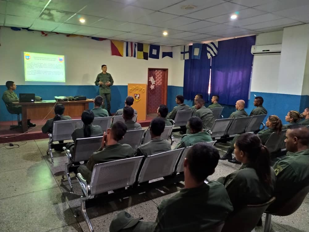 Escuadrón de Buques del Comando de Guardacostas de la ABV EITrOPfXYAAi0tO