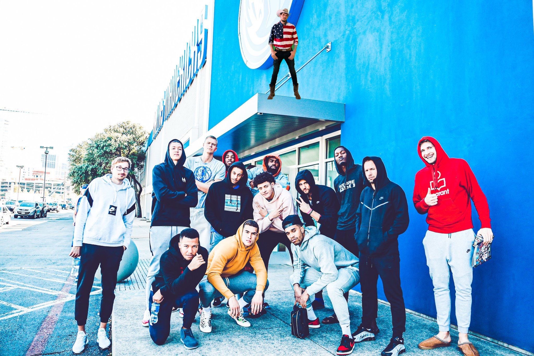 [Image: EITraCzXsAErLph?format=jpg&name=4096x4096]