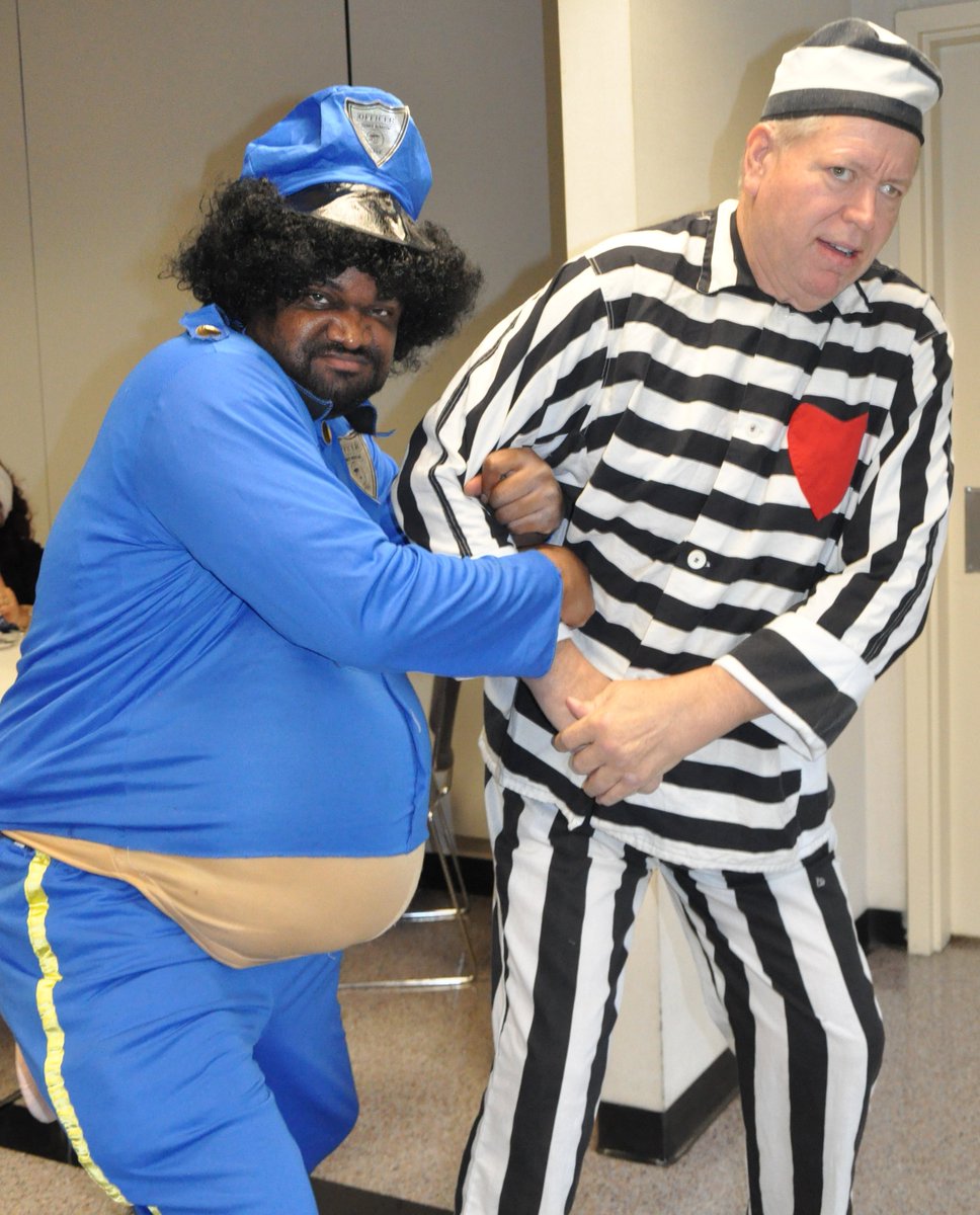 MDIworldwide's tweet photo. MDI Employees enjoyed a spookylicious pizza lunch and some Halloween high jinks too! https://t.co/83dxNLWKcL