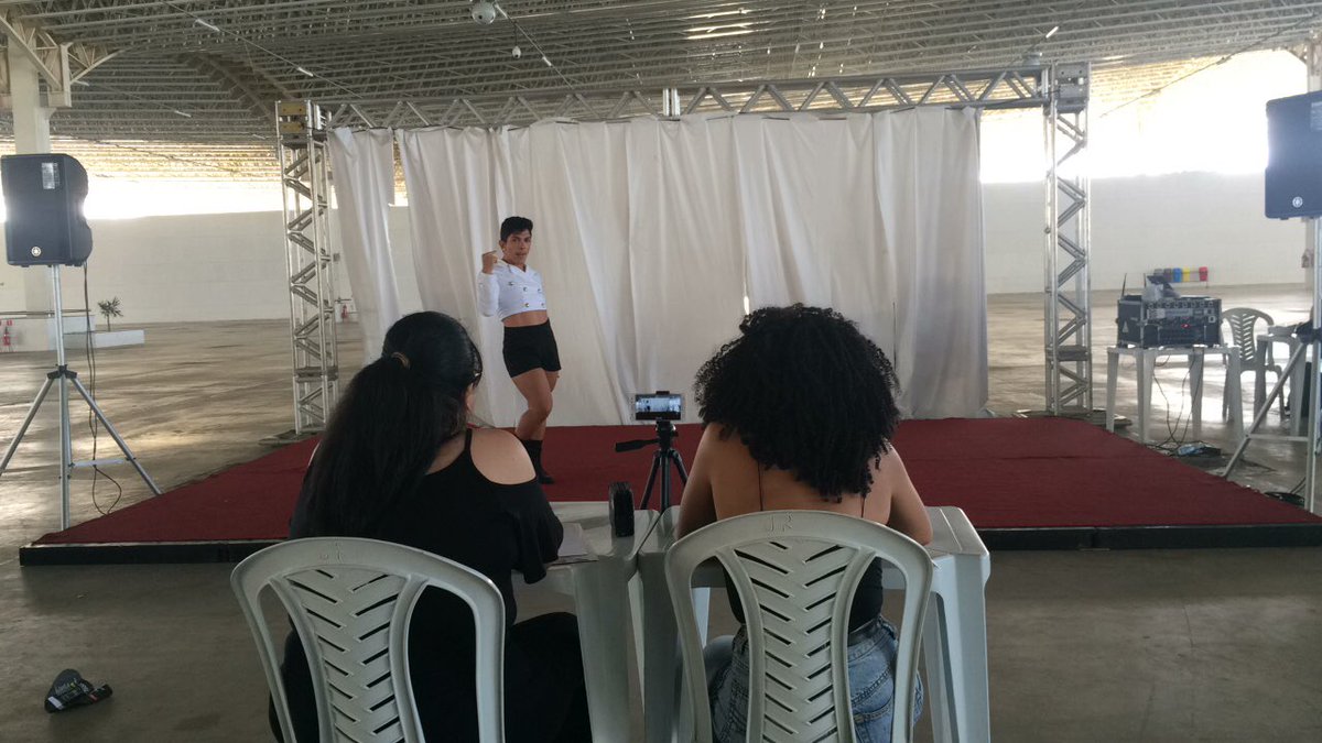 EXPOTECBR's tweet photo. Competição de dança bombando no AnimaX! 🕺 https://t.co/6hF2lmwlyl