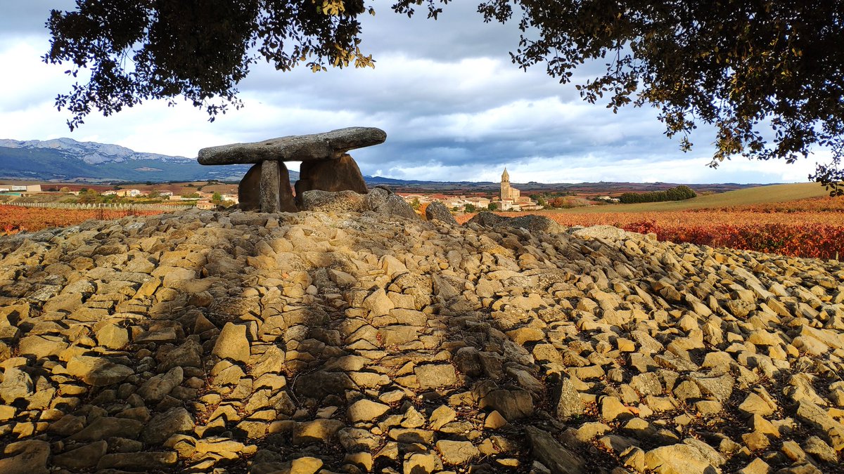 TaboadaWine's tweet photo. #AllSaintsDay2019 in El Villar #RiojaAlavesa, . We visited this burial place erected by our ancestors 5000 years ago. Difficult to express the awe and beauty of this place https://t.co/PIuYmzYPzf