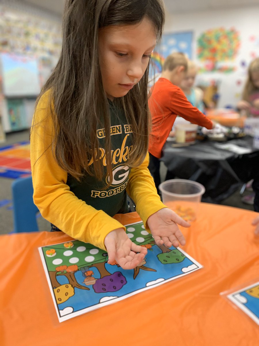 MrsErnoPCSD's tweet photo. Working on identifying numbers while playing Halloween games! #RaiderStrong @PCSD_SS https://t.co/E3VfFoX7fE