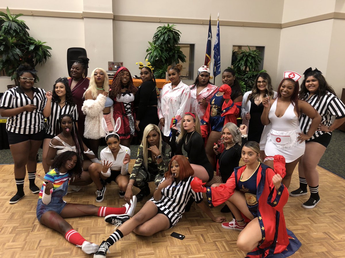 Blinnoween Was Successful 💙💙