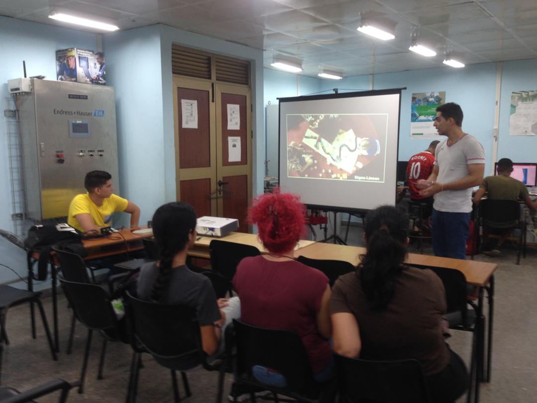 grmCujae's tweet image. #CursoRobótica @mblock a #estudiantes de 1er año de la @FIABCujae.
#VamosXMas #SomosContinuidad