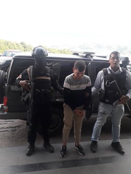 NARCOTRAFICO,CONTRABANDO Y TERRORISMO COLOMBIANOS EN VENEZUELA EITsj70W4AAV001?format=jpg&name=360x360