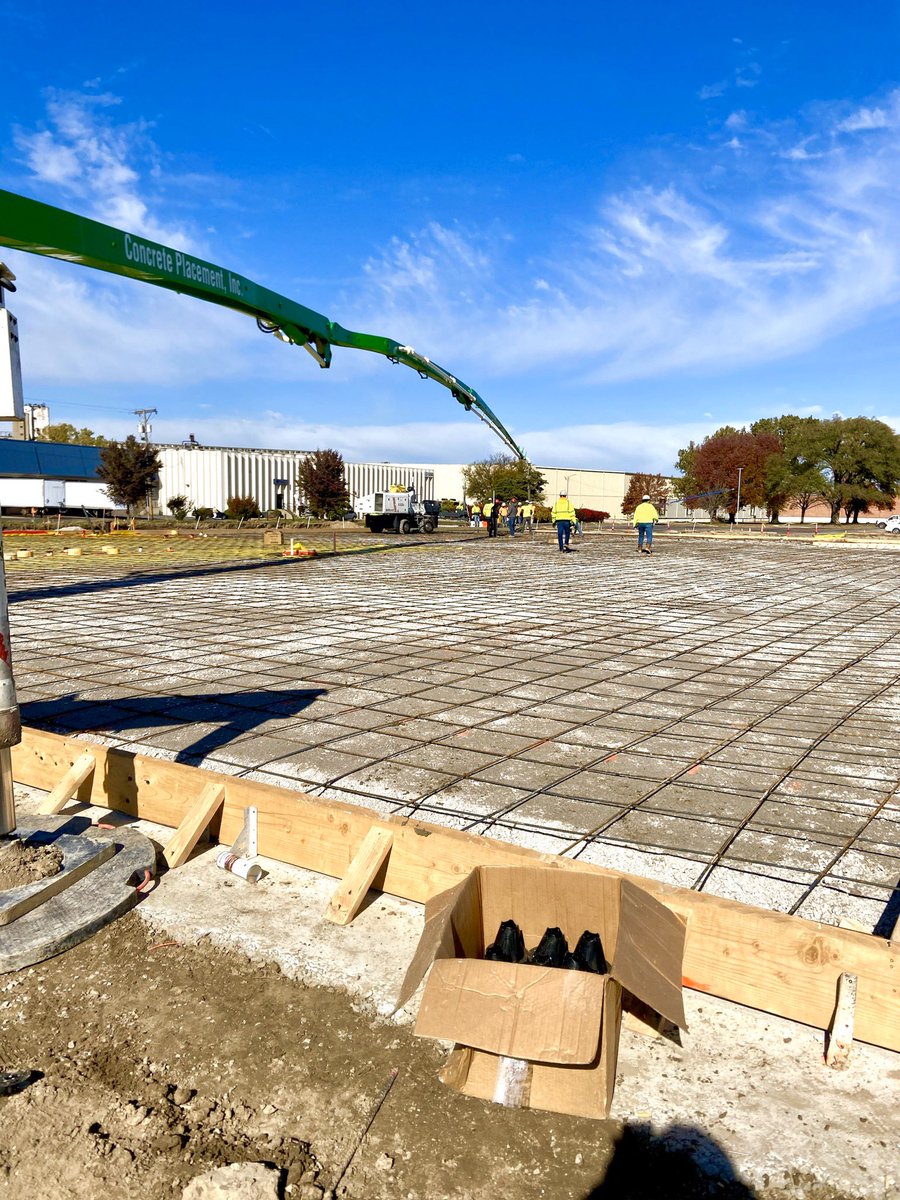MillerStauch's tweet photo. Crews began pouring the concrete floor today at the Crane Masters job site! Follow @millerstauch for updates on this project and more. #buildingkc https://t.co/xS0zFpd2ed