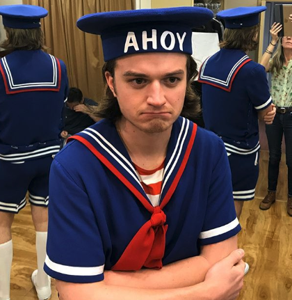 Stranger_Things's tweet photo. when it's nov 1st and you ate all your candy already [📷ig: amyparris] https://t.co/LYB3MPcDyt