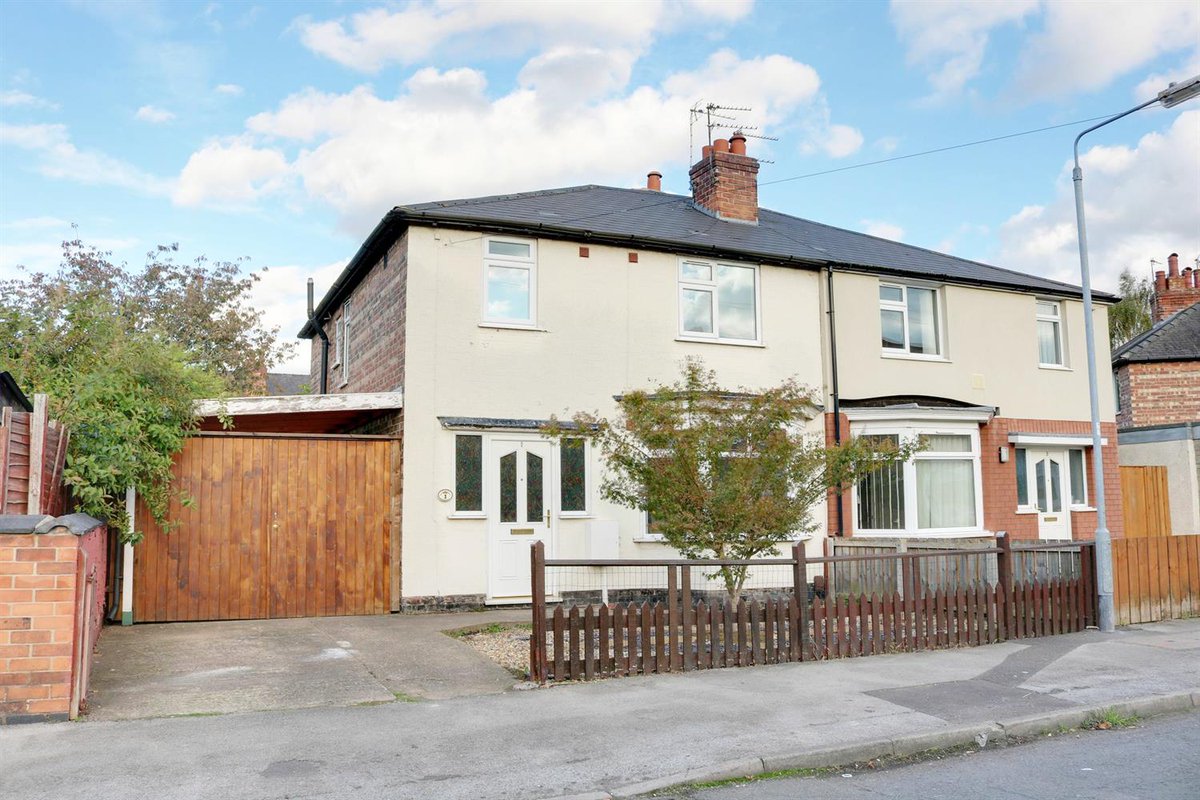 NottinghamHaart's tweet photo. If you're looking for your first home possibly to start a family, then this well presented three bedroom semi detached could be just what you've been waiting for https://t.co/lGALjmoeCJ https://t.co/FU6C4nxgoq