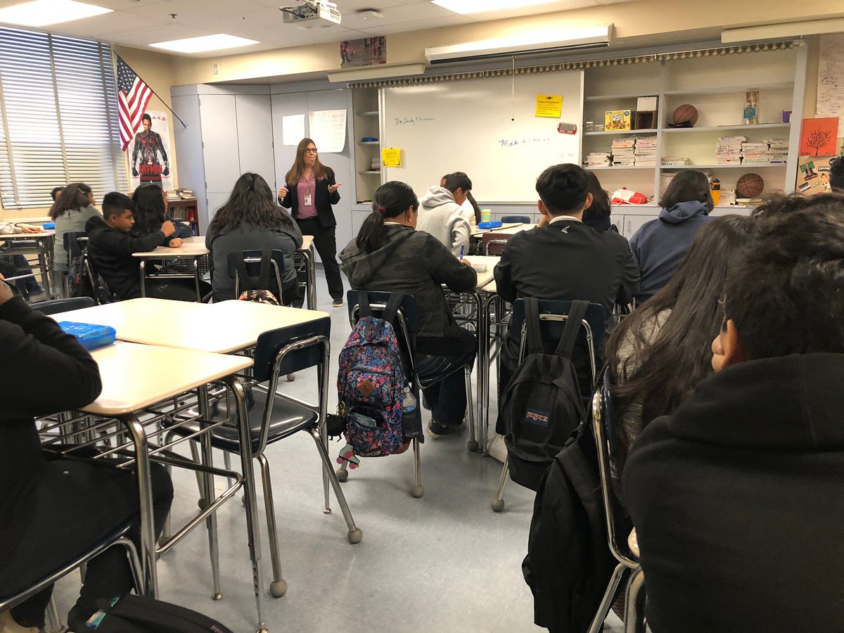 lausdHRDE's tweet photo. Great presentation to the @vistamiddle AVID Program about #MakingChoices👍 #DressCode 👖#Outforsafeschools 💕 #Lgbtq 🏳️‍🌈 #HumanRelations @SHHSLausd @LASchools https://t.co/1ubzZ60BKl