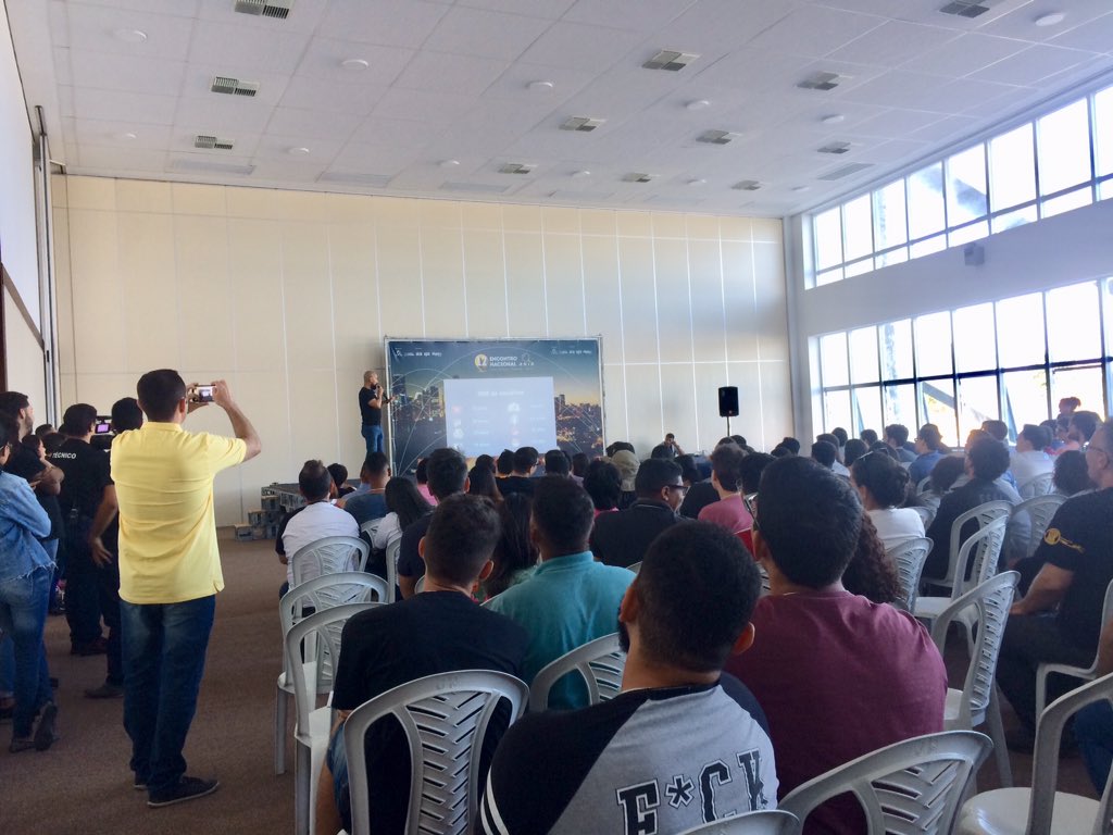 EXPOTECBR's tweet photo. Sérgio Gama, da IBM, fala com uma super plateia agora na Expotec. Vem conferir! https://t.co/51EEbRmbY2