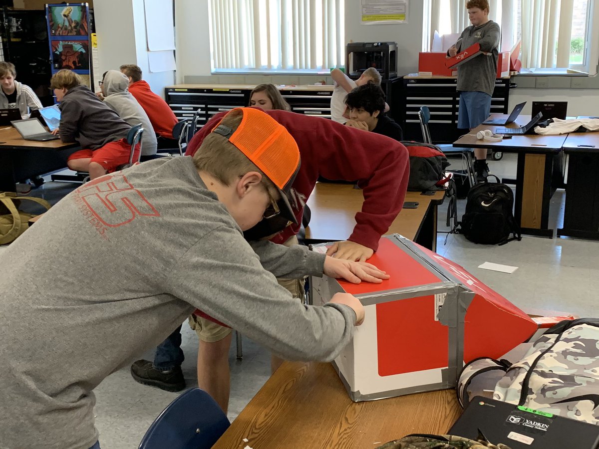 FowlerKristy's tweet photo. Technology Engineering &amp; Design students building models and prototypes for their Engineering Design projects.  @ForbushHS @CTE_FHS #Engineers #handsOnLearning #4thperiodRocks https://t.co/TDDptMaLIN