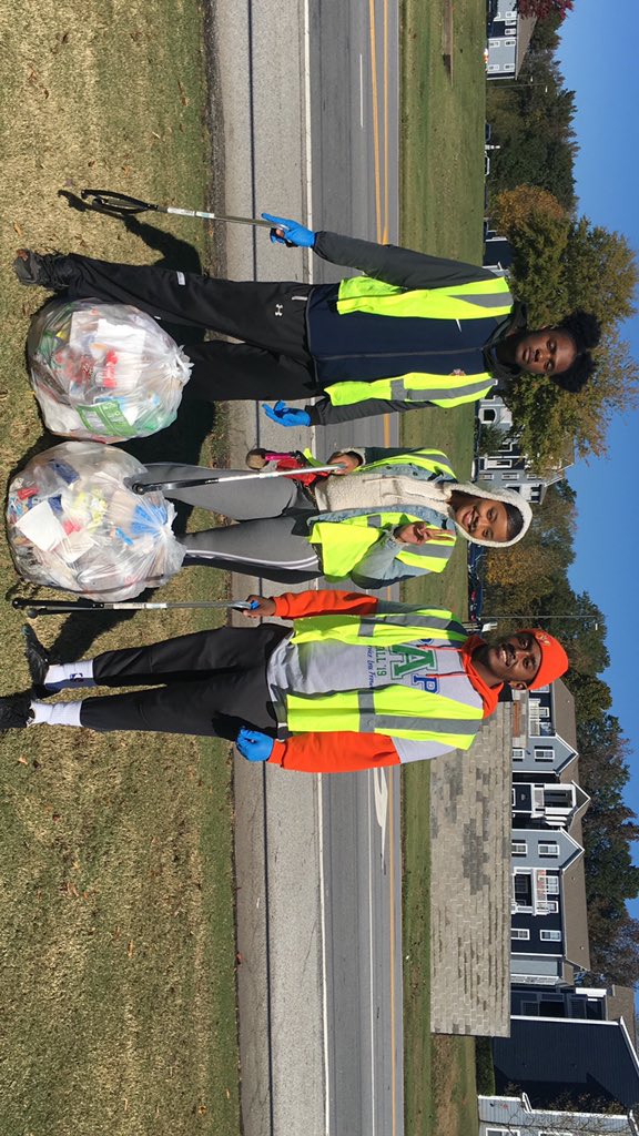 C_Swank_'s tweet photo. Was able to participate in the Keep Carrol Beautiful movement with a few members of my org, Passion and Positivity (PAP), by picking up trash alongside the road.
#MoreServiceLessFrowns #UWGPAP #5thObjective #TooKleanTK #UWG https://t.co/rWNw0wBGKk