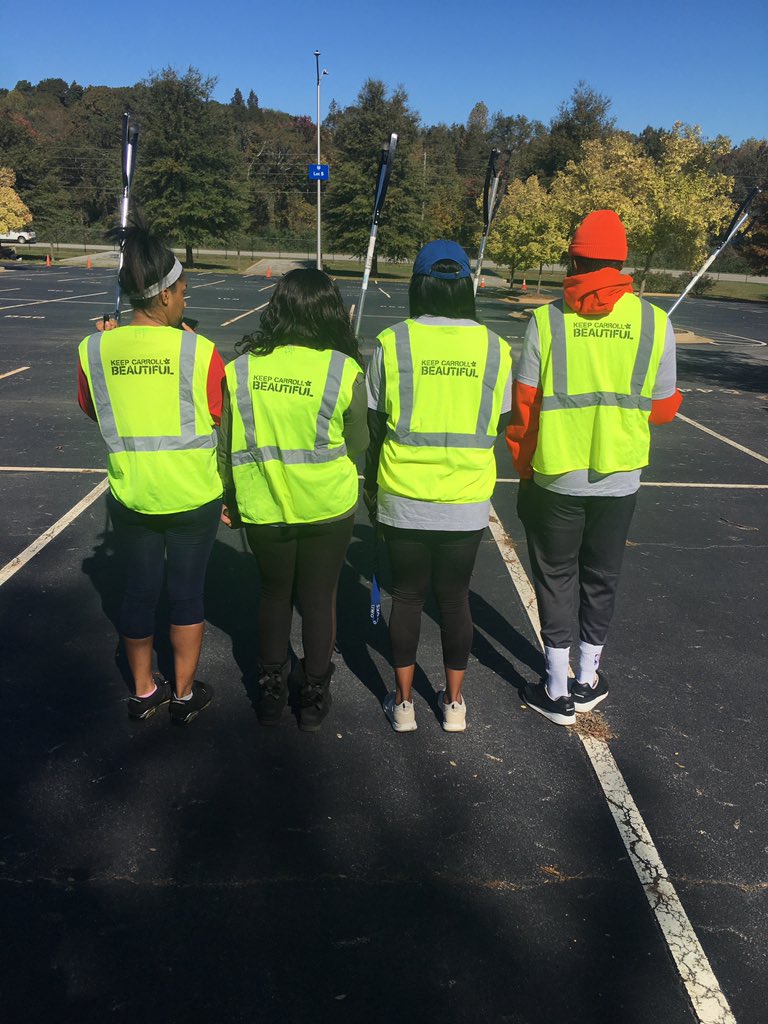 C_Swank_'s tweet photo. Was able to participate in the Keep Carrol Beautiful movement with a few members of my org, Passion and Positivity (PAP), by picking up trash alongside the road.
#MoreServiceLessFrowns #UWGPAP #5thObjective #TooKleanTK #UWG https://t.co/rWNw0wBGKk