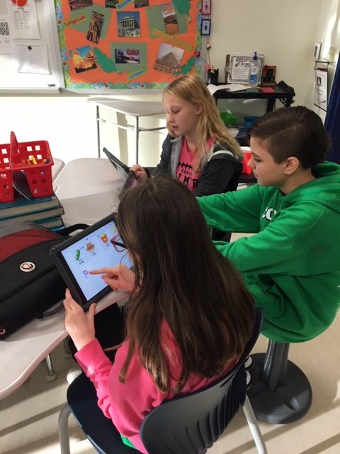 6thCoyotes's tweet photo. Having fun in Mrs. Herr's Social Studies class.  Breakout EDU puzzles! https://t.co/tpdEaxWzte