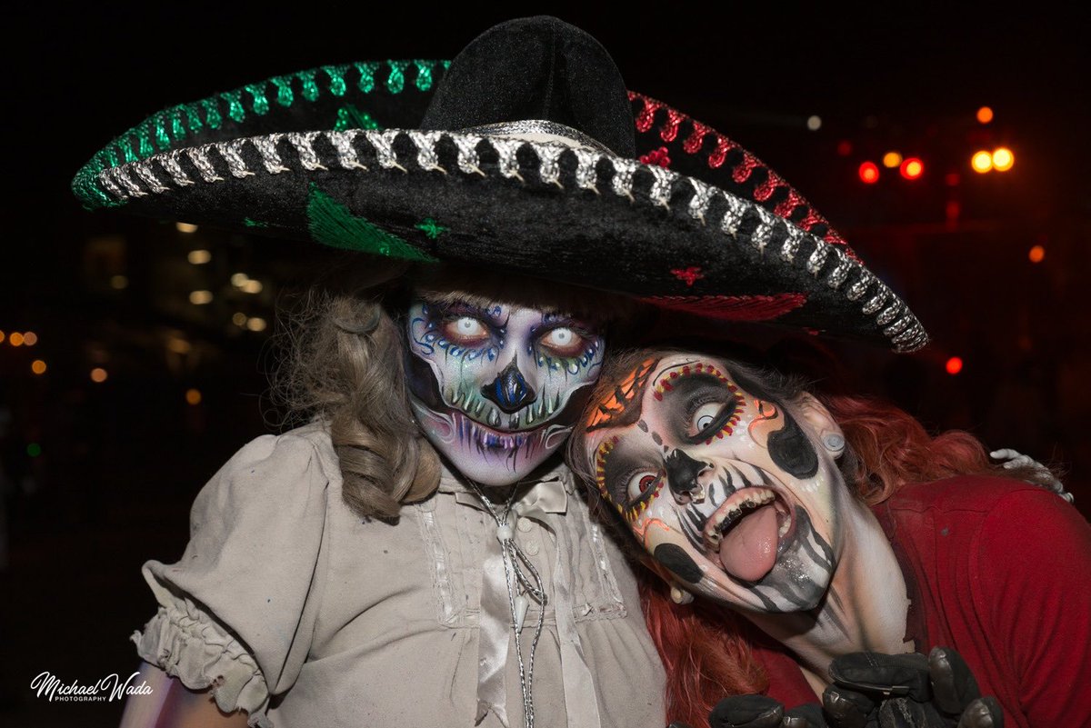 Feliz Dia De Los Muertos!  💀Celebrate the day of dead at Dark Harbor tonight and revel in the celebration with monsters doning a special spin on their spooky make-up, from 7pm-1am!