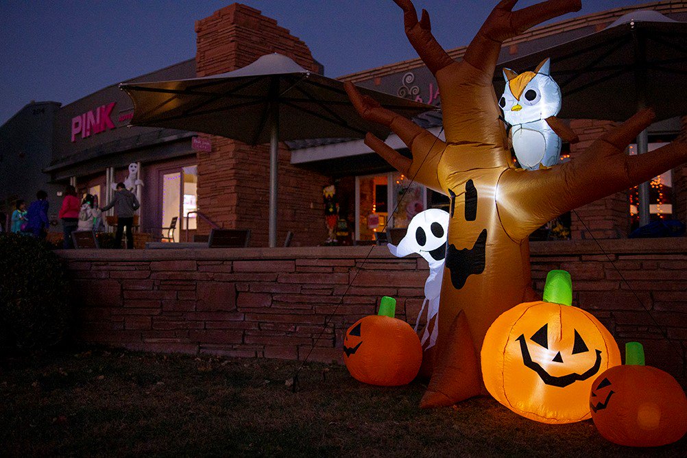 Pink Jeep Tours tweet media