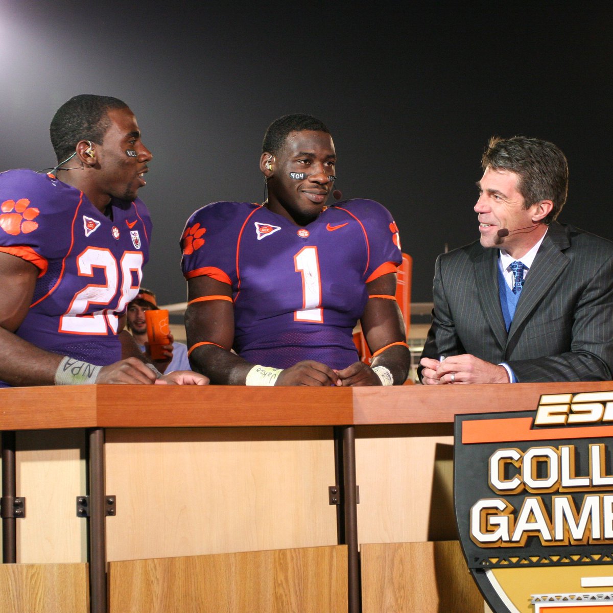 James “Thunder” Davis and CJ “Lightning” Spiller proceeded to run wild on the Jackets, accounting for 372 combined yards and leading the Tigers to a dominating 31-7 win that is still the golden moment for Clemson’s purple uniforms to this day.