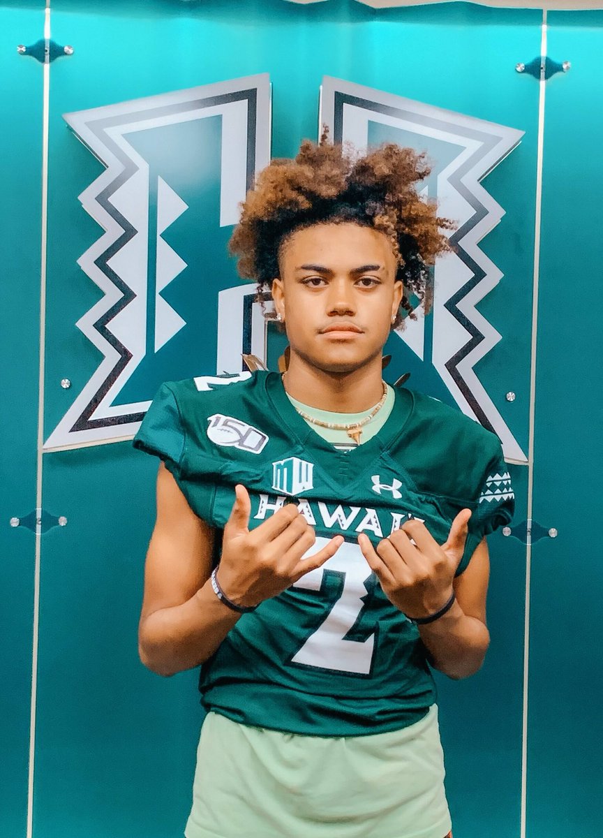 Extremely blessed to receive my 3rd offer from @HawaiiFootball #livealohaplaywarrior