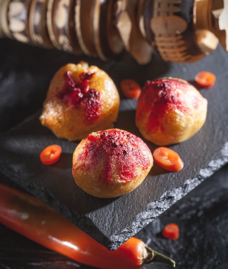 Seguimos comiéndonos el mundo😋 😋😋 Mexico también se saborea en nuestra última colección de buñuelos🇲🇽
#pastelerianunos #buñuelos #huesosdesanto #dulces #tradición #postres #repostería #pastelería