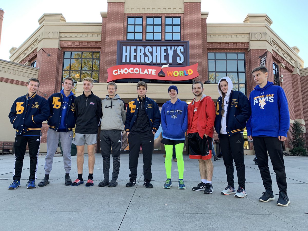 ToddGibneyPSU's tweet photo. @kdcrosscountry paid a visit to the PIAA State course today. All set up and ready to RUN! Even had time to pose for a few photos. Running #for75pat. @KDHS_Athletics https://t.co/6UefYwuvD0