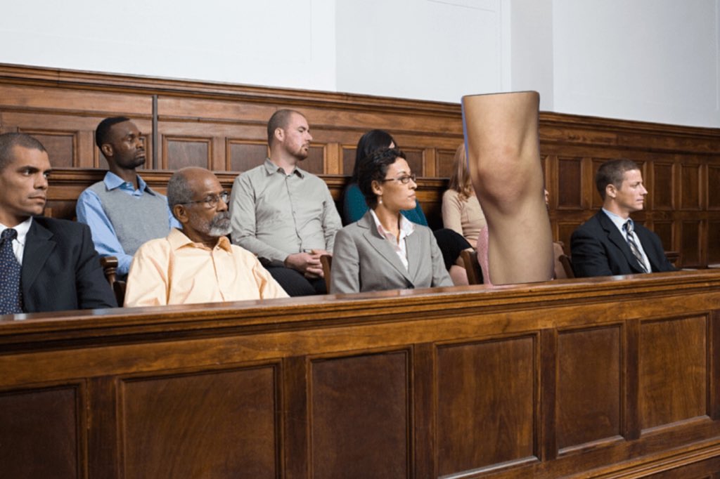 tanner_0309's tweet photo. knee in jury https://t.co/jfqxogsw6r