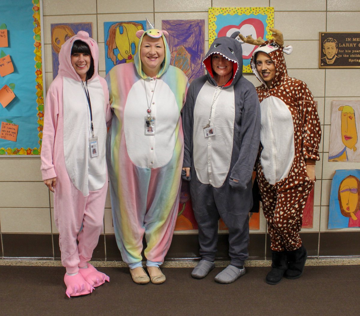 SpringsPrimary's tweet image. Howland Springs staff made sure that our students had an awesome Harvest Party!