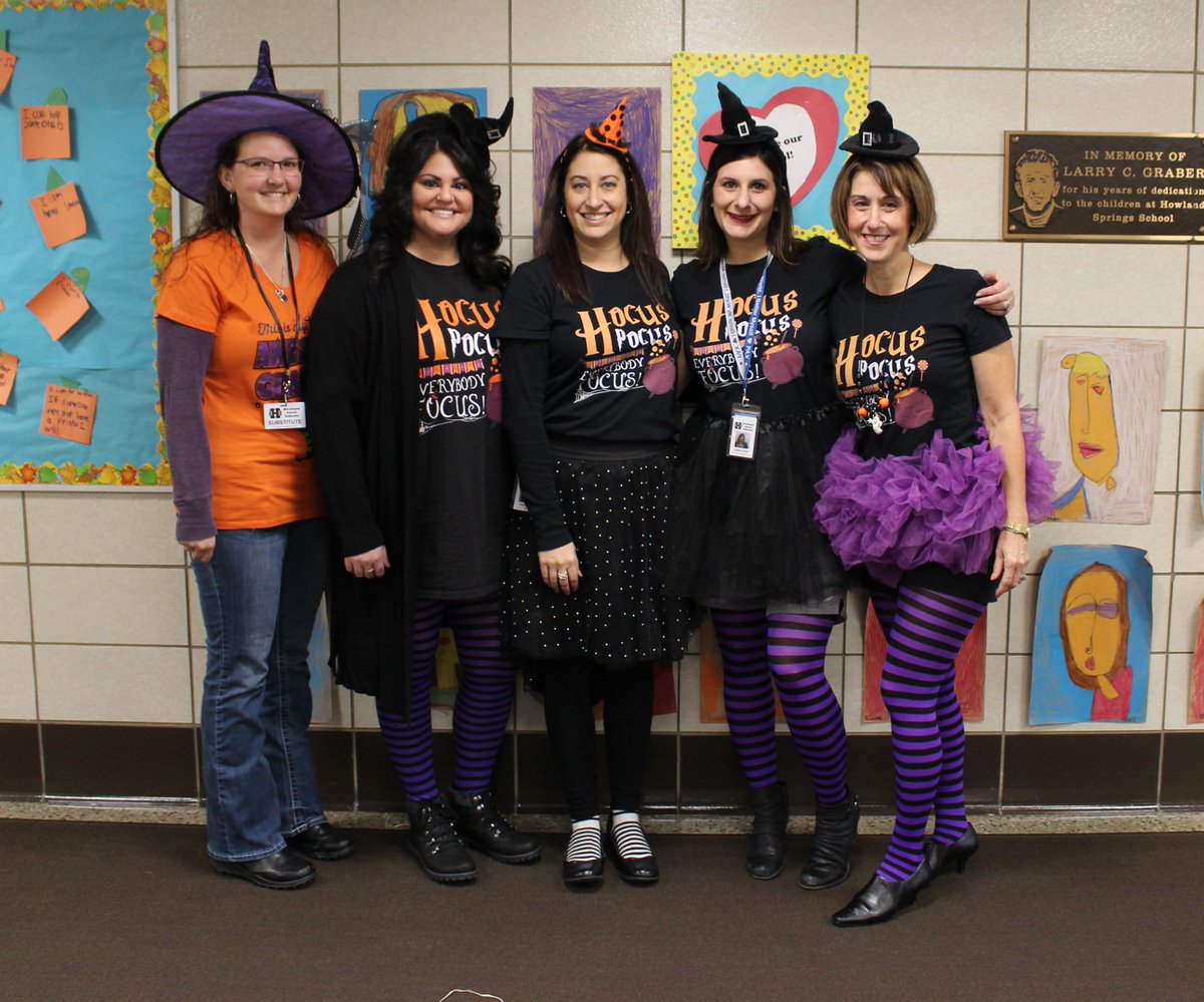 SpringsPrimary's tweet image. Howland Springs staff made sure that our students had an awesome Harvest Party!